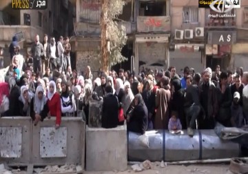 المهجرون الفلسطينيون يشكون من تقصير الاونروا تجاههم - 10 - 2 - 2015 - محمود فارس