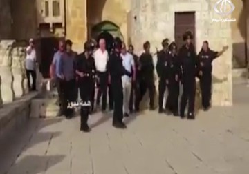 إصابة أمثر من مئة فلسطيني خلال مواجهات مع الاحتلال في المسجد الأقصى – 13 – 09 – 2015 – فاتن الصالح