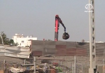 جرافات الاحتلال تهدم 3 منازل فلسطينية بقرية دهمش للمرة الثانية – 4 – 8 – 2015 – فاطمة عبد الجواد