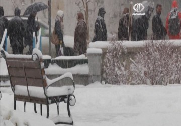 عاصفة ثلجية غير مسبوقة تجتاح محافظات شمال إيران المتاخمة لبحر قزوين – 5 – 2 – 2014 – احمد عبد الله 