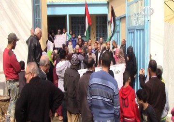 اعتصام أصحاب الأمراض المزمنة أمام الأونروا في مخيم البداوي شمالي لبنان  - 27 – 2 – 2015 – فاتن الصالح