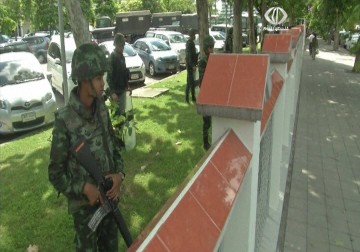 الجيش التايلاندي يمنع سفر 150 شخصية سياسية من البلاد - 23 - 5 - 2014 -