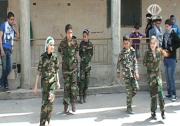 اللاجئين الفلسطينيين المهجرين من مخيمات سوريا في مخيم عين  الحلوة جنوبي لبنان يحيون ذكرى يوم  الأرض – 30 – 3 – 2015 - مريم الحاج موسى