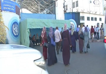 إتحاد الموظفين العرب يغلق مقرات الأونروا إحتجاجا على التقليصات - إسراء الصفدي - 8 - 11 - 2016