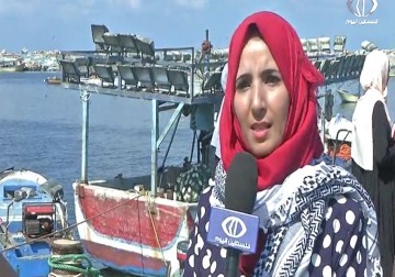 شبان من غزة يجوبون بالقوارب لاستقبال سفينة 