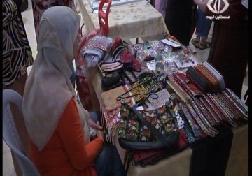 بلدية البيرة تنظم معرض المقتنيات التراثية الأول في المدرسة الأميرية الهاشمية - 31 - 8 - 2015 - جيهان عوض