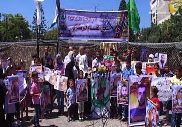 الكتلة الإسلامية لحركة حماس في غزة تنظم معرضا تمثيليا لسجن كتائب القسام بعنوان عد جنودك – 2 – 9 – 2015 – نور الزمان شوقي