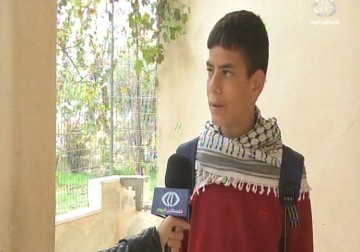 جنود الاحتلال يحاربون الاطفال الفلسطينيين بمصادرة حقائبهم المدرسية – 06 – 12 – 2015 – فداء نصر