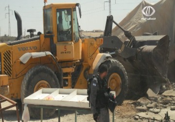 مسلسل الهدم الاسرائيلي  يتواصل ويطال منازل عدة في قرى بالنقب – 24 – 2 – 2015 – حنين هنداوي