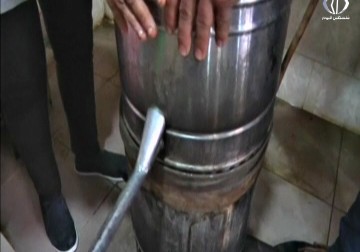 عائلة بسام بلوط تحافظ على حرفة صناعة ماء الزهر