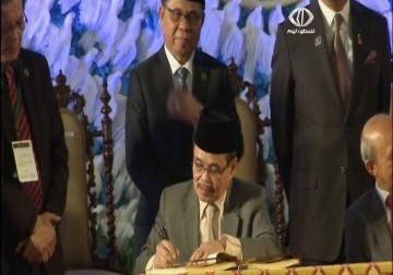 توقيع اتفاق سلام بين الحكومة والحركة مورو الاسلامية في الفلبين  - 27 – 3 – 2014 – ناصر ستة