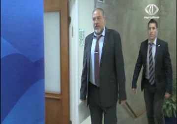 هآرتس تكشف عن احتجاز الاحتلال جثامين شهداء ارتقوا خلال العدوان الاخير – 1 – 4 – 2015 -   لبيبة شريفة 