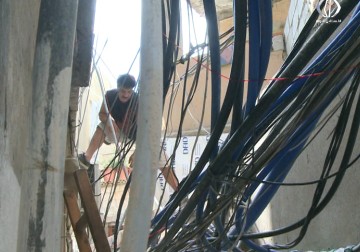 حملة لإزالة الأسلاك الكهربائية في أزقة مخيم برج البراجنة - 4 - 9 - 2016