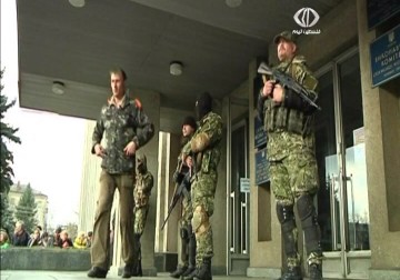 مسلحون موالون لروسيا يسيطرون على مركز للشرطة شرقي أوكرانيا – 14 – 4 – 2014 – زينب السباعي