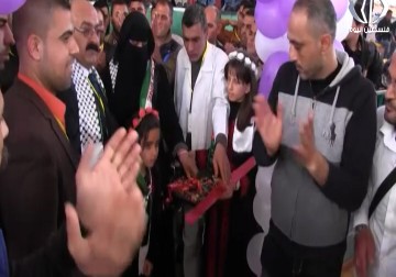 عدد من هواة تربية الطيور يفتتحون المعرض الثالث لطيور حمام الزينة - نورا المشهراوي - 6 - 4 - 2017