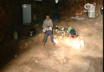 مواطنون يتخذون من الكهوف بيوتا لمواجهة الاستيطان – 21 – 3 – 2015 – فداء نصر