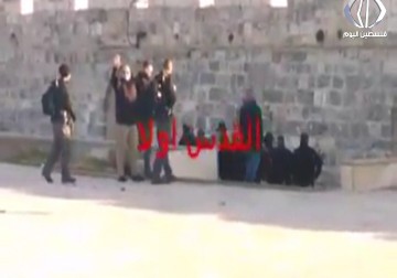 الاحتلال يبدأ بتطبيق قرار زيادة ساعات اقتحام المسجد الأقصى المبارك - لبيبة شريفة - 12 - 12 - 2016
