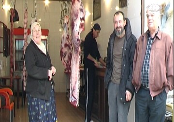 مواد فاسدة في مخيم عين الحلوة تكشفها حملة السلامة الغذائية – 16 – 12 – 2014 – عبد الرحمن عبد الحليم