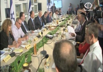 الأسير خضر عدنان يواصل إضرابه عن الطعام لليوم الـ28 على التوالي – 1 – 6 – 2015 – زينب هاشم