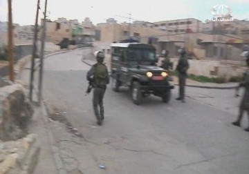 أمنيون إسرائيليون: أجهزة السلطة تشارك بفعالية في تهدئة الأوضاع  - 25 - 11 - 2014 -   محمد مدهون