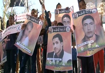 الأسير يسري المصري يعاني من تدهور صحي خطير والاحتلال يماطل في تشخيص مرضه - 14 - 5 - 2015 - زياد أبو غزالة