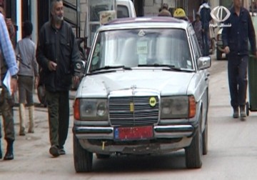 قانون السير اللبناني الجديد يهدد لقمة عيش السائقين العمومين الفلسطينيين – 3 – 4 – 2015 - مريم الحاج موسى