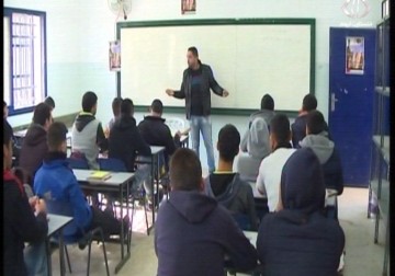 مقعدان فارغان للشهيدين كميل وأبو الرب في  مدرستهما بقباطية - 8 - 12 - 2015 - أمون الشيخ ‏