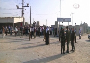 ضباط إسرائيليون يوصون وزير الحرب موشيه يعلون بدراسة فتح المعابر – 8 – 7 – 2015 – زينب هاشم