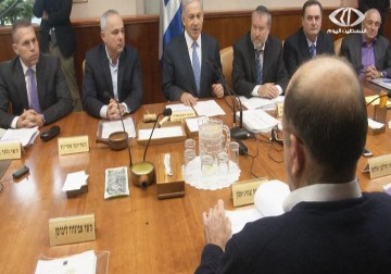 حكومة الاحتلال تمنع عن السلطة 100 مليون دولار قيمة أموال الضرائب عن شهر يناير – 2 – 2 – 2015 – سعدي أبو شعيرة