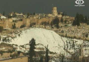 الثلوج تزين مناطق القدس والضفة الغربية - 22 – 1 – 2015 – نورا مشهراوي