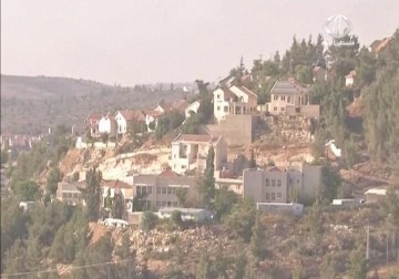 القناة العبرية الثانية: موجة من العمليات الفلسطينية تجتاح الضفة الغربية والقدس - 1 - 7 - 2015 - ليال خروبي