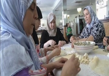 جمعية خيرية جزائرية تقدم وجبات افطار مجانية في رمضان - باسل الطناني - 13 - 4 - 2016