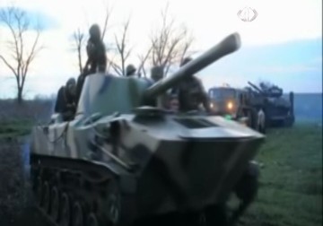 اوكرانيا ترسل أول كتيبة مقاتلة إلى شرق البلاد وموسكو تحذر – 15 – 4 – 2014 – جلال قبطان