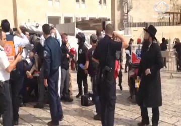 مستوطن يطلق 4 رصاصات على فتاة في شارع الواد بالقدس  المحتلة – 7 – 10 – 2015 – جلال قبطان