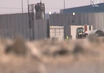 الاحتلال يقلص إلى النصف أعداد المسافرين من غزة عبر حاجز بيت حانون  - محمد المدهون - 22 - 7 - 2016