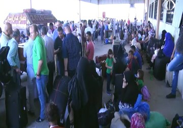 تمديد عمل معبر رفح البري امام الحالات الانسانية ليومين  اصافيين بعد فتحه لثلاثة ايام لعبور الحجاج - أكرم دلول - 3 - 9 - 2016