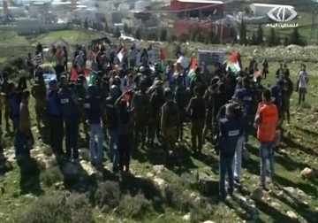 نشطاء يبنون قرية في بلدة بيت فجار تحمل إسم الشهيد 