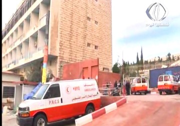 احتجاجات في صفوف طواقهم الهلال الأحمر الفلسطيني لعدم إسجابة إدارة الهلال لمطالبهم – احمد جرادات