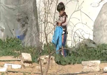 سكان حي ابو معمر في رفح يشتكون من تجاهل الجهات الرسمية لأوضاعهم المعيشية - 6 - 1 - 2015 - مثنى النجار