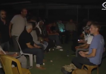 تقرير| ناشطون يرابطون في مدرسة خان الأحمر شرق القدس لمجابهة قرار هدم التجمع 