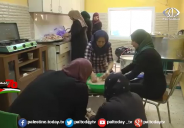 تقرير | تكية الأمعري تقدم وجبات الإفطار لـ 400 عائلة فقيرة 