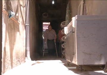 تقرير | أحمد يوسف واحد ممن دمرت الحرب السورية منازلهم في مخيم اليرموك