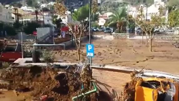 حداد عام باليونان بعد مصرع 15 شخصاً جراء الفيضانات
