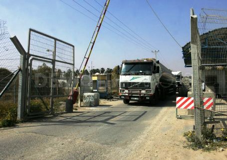 560 شاحنة بضائع ومساعدات تدخل القطاع