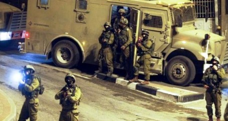  الاحتلال يقتحم حجة ويعتقل اشقاء الشهيد مصالحة