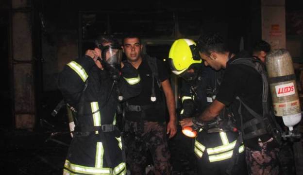 إنقاذ 5 أطفال من حريق منزل في مدينة البيرة