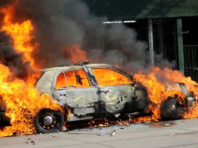 إحراق سيارة مقدم بالداخلية شمالي القطاع