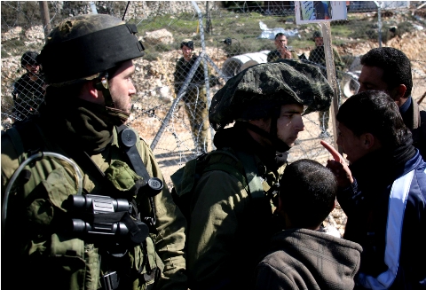 قوات الاحتلال تعتقل فتيين من القدس
