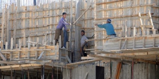 مصرع عامل من بلدة اليامون