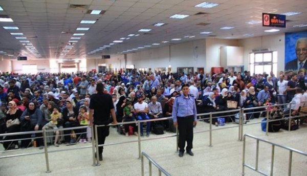 الاحتلال يمنع سفر 83 مواطناً من معبر الكرامة